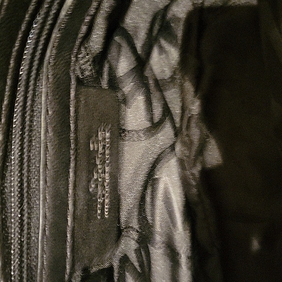 Elegant Black and Gold Chain Women's Bag - Picture 5 of 7